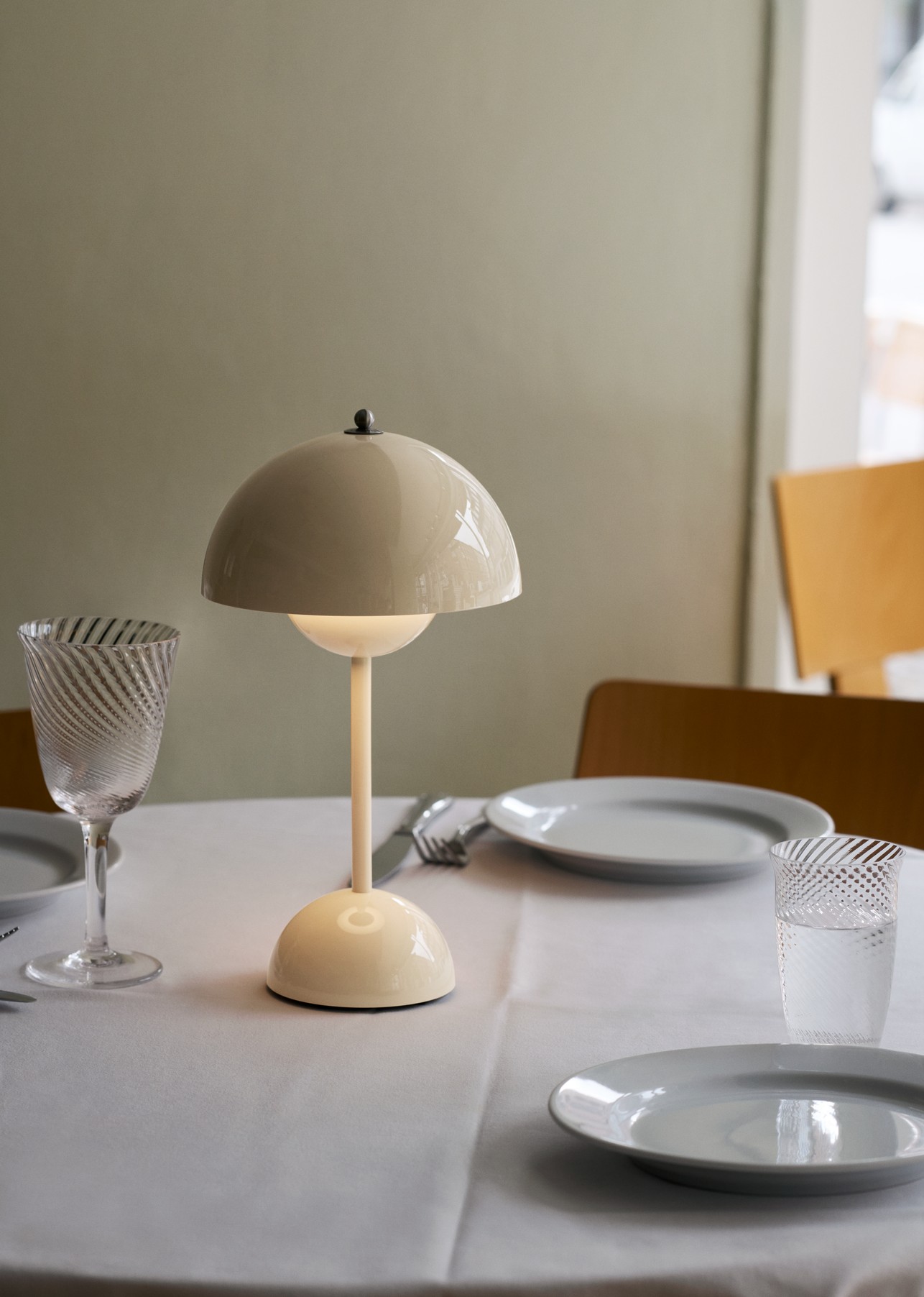 VP9 Akku Leuchte Ivory