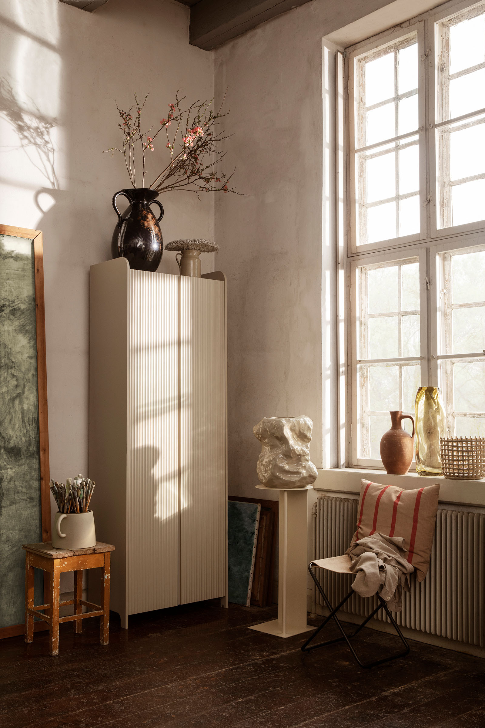 Sill Cupboard Tall - Cashmere