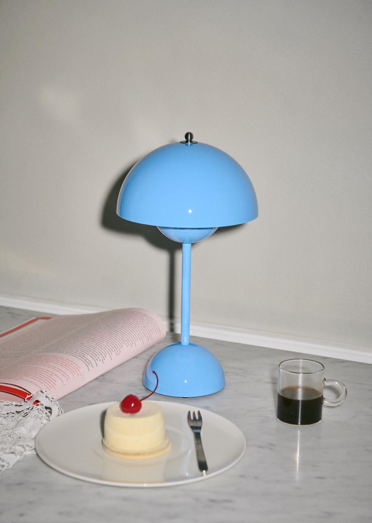 VP9 Akku Leuchte Swim Blue