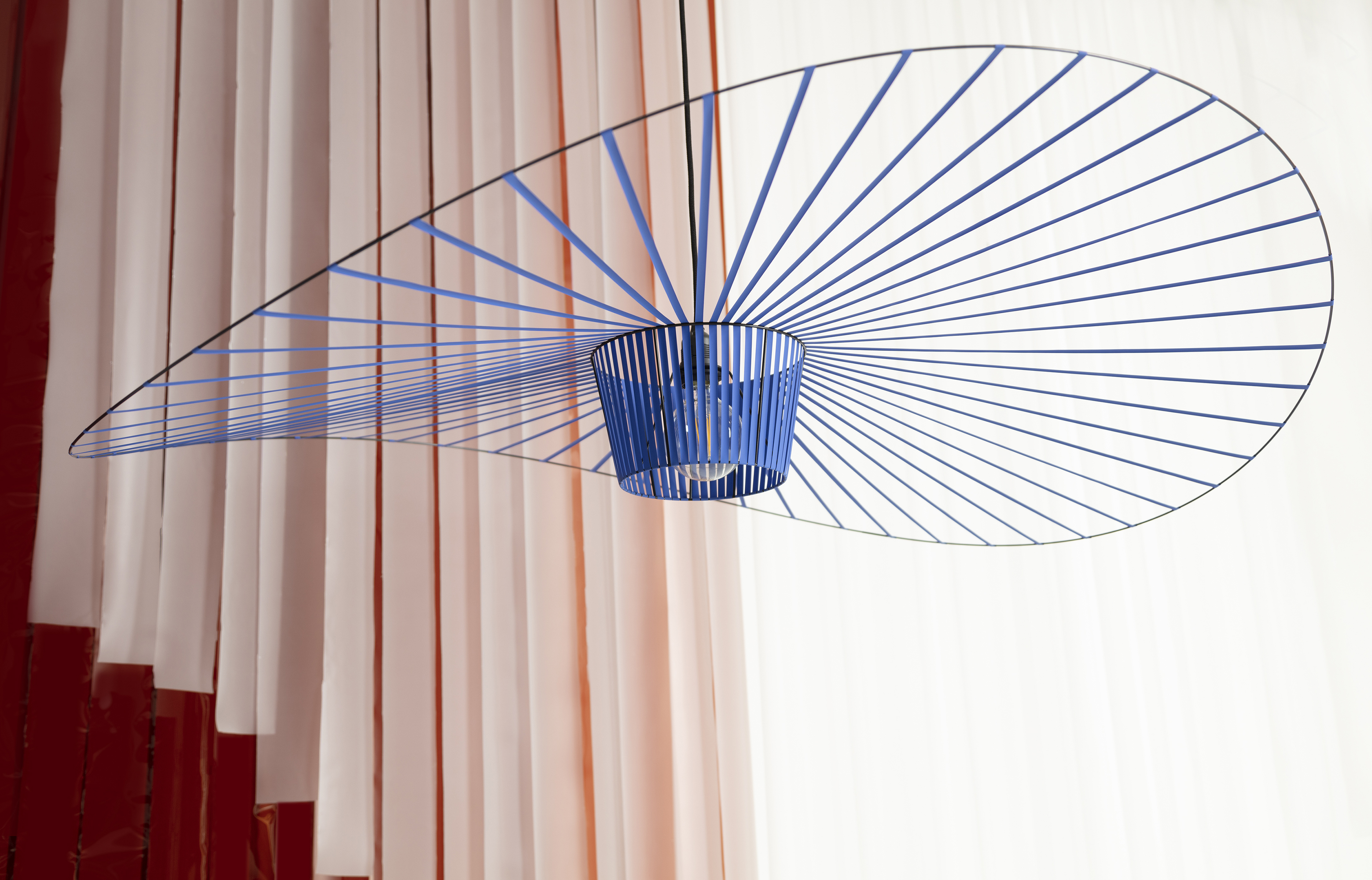 Vertigo Hängeleuchte Ø110 cm - Kobaltblau Vertigo Hängeleuchte Ø110 cm - Kobaltblau