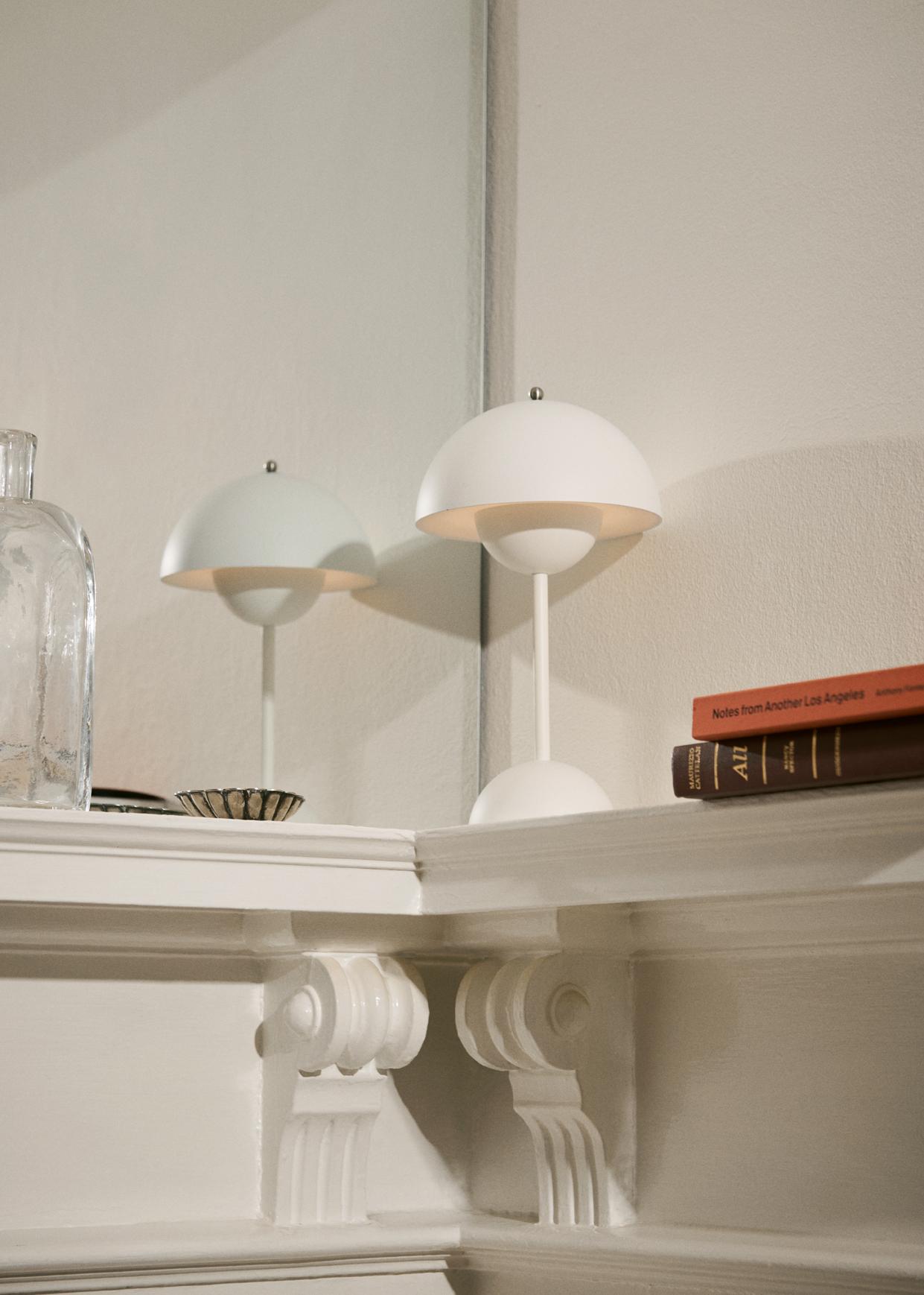 VP9 Akku Leuchte Matt weiß