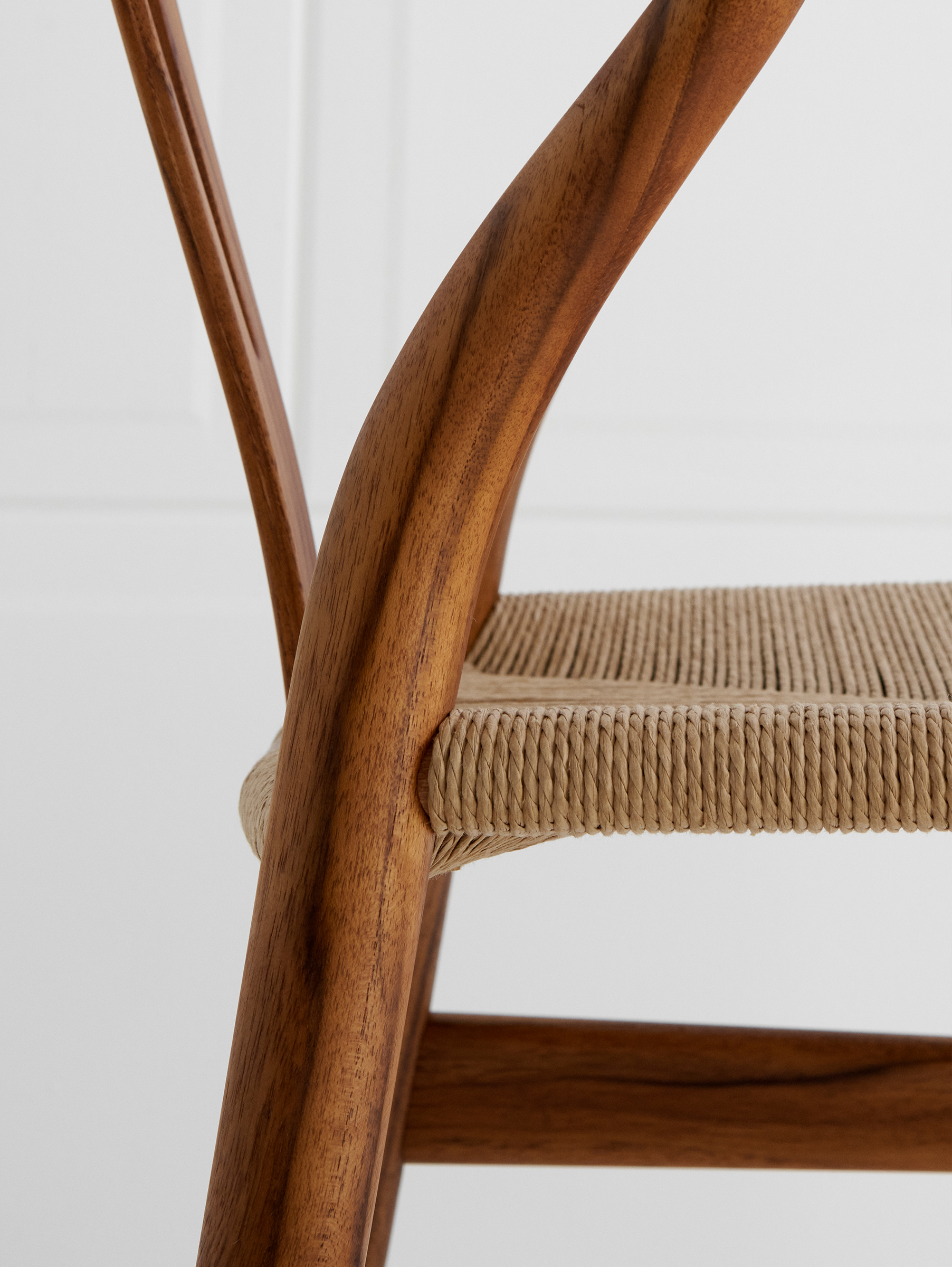 CH24 Stuhl - Walnuss / Kordel natur