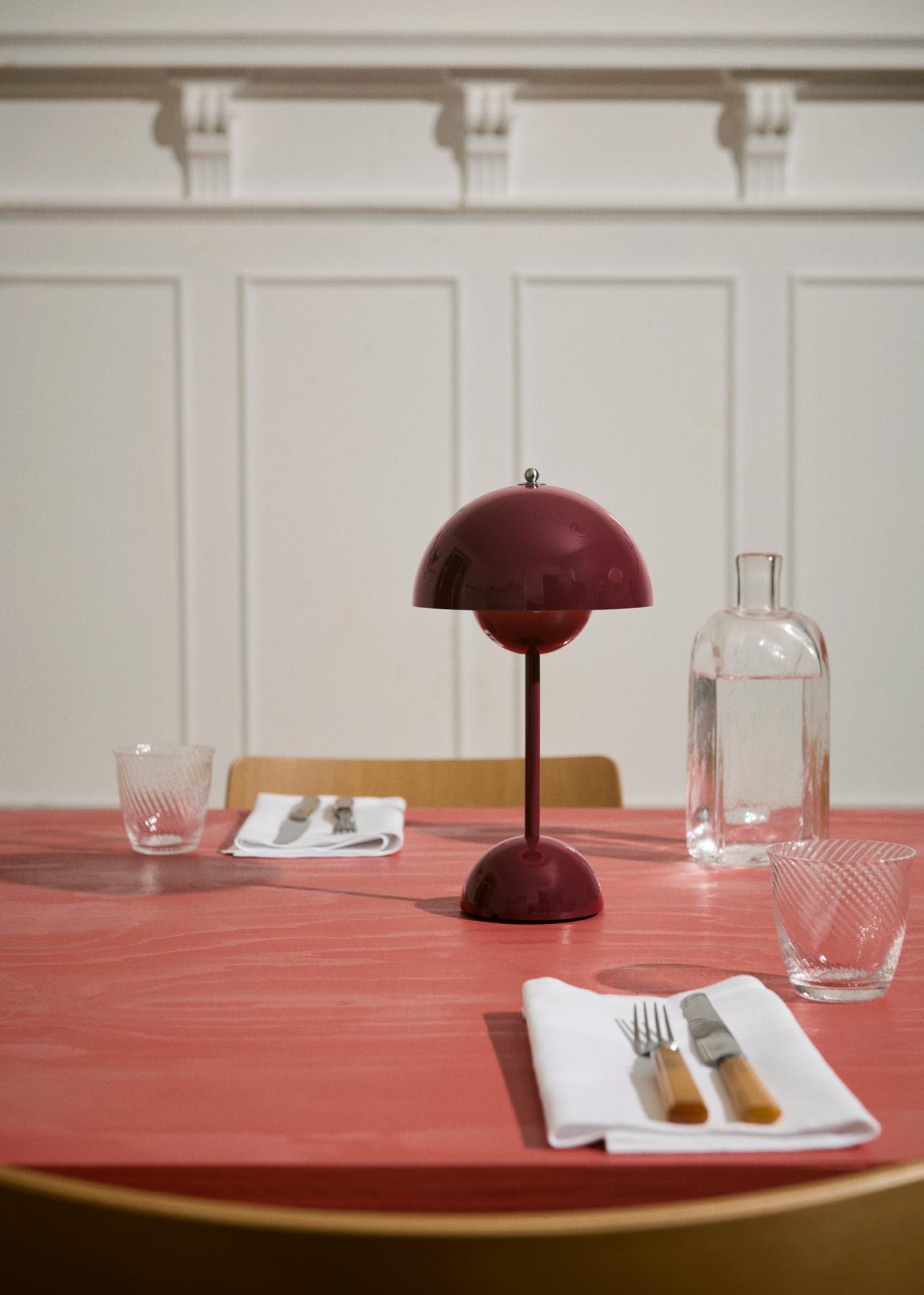 VP9 Akku Leuchte Vermillon Red